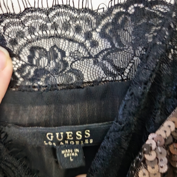GUESS - Picture 4 of 4